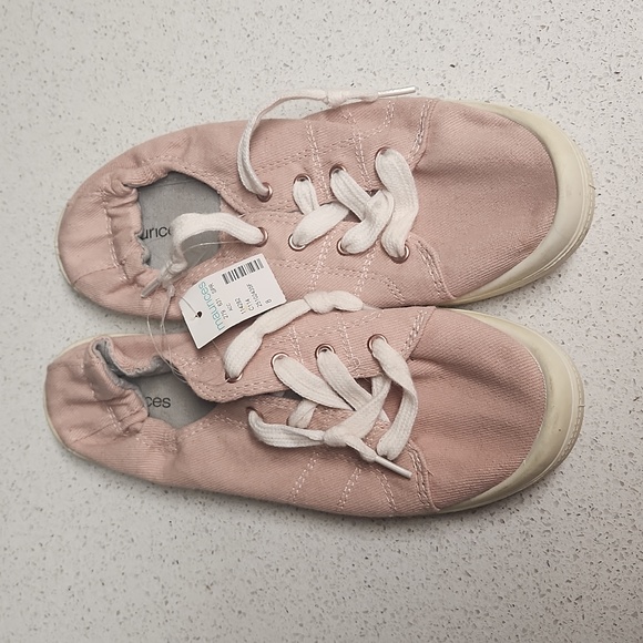 Maurices Shoes - Maurices NWT Mariah Light Pink Flat Sneakers Size 8